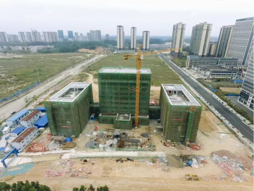 防城港市疾病預(yù)防控制中心遷建項(xiàng)目圓滿封頂！