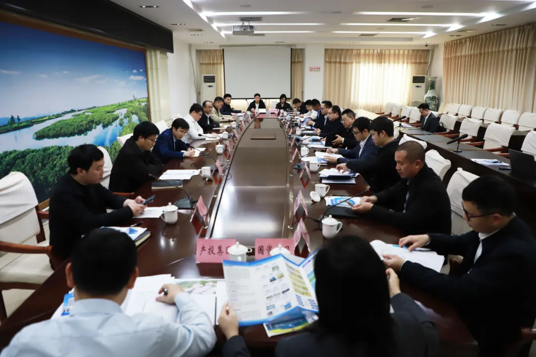 市投資集團(tuán)與東興市委、市政府洽談合作、座談交流